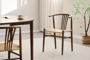 Naomi chaise de salle à manger en hêtre fumé avec assise tressée