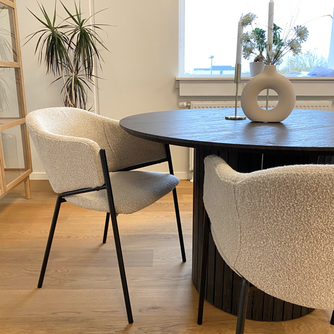 Chaise de salle à manger Carolina en bouclé beige