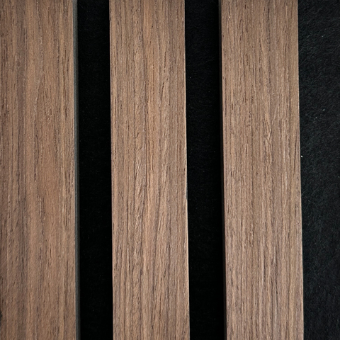 Échantillon de panneau acoustique en placage de chêne fumé 150 x 120 mm