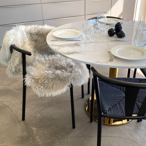 Lazio - Table ronde imitation marbre blanc avec pieds en laiton/doré Ø110 cm